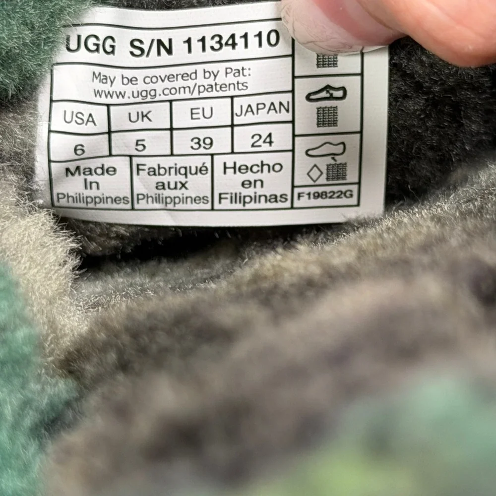 UGG Fluff It Slippers Mens 6 Women 8 Burnt Olive Camo Topo Slides 1134110